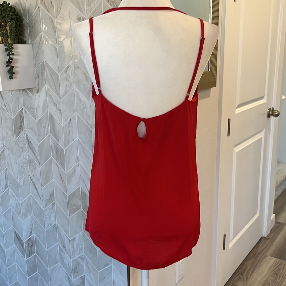 Red top - Picture 4 of 4